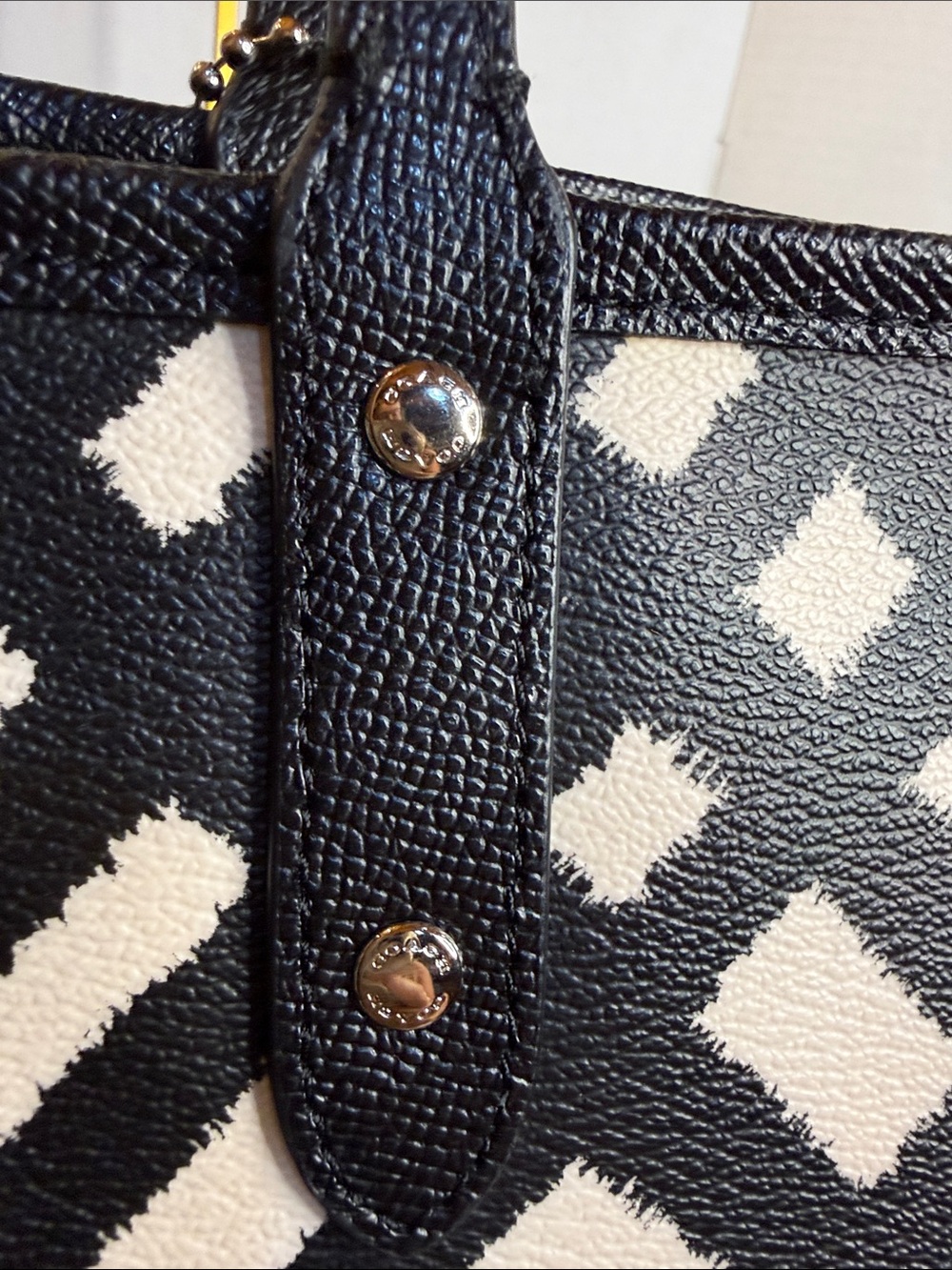 Coach City Tote Black Ivory Geometric Print Coated Canvas Shoulder Bag EUC - Picture 6 of 15